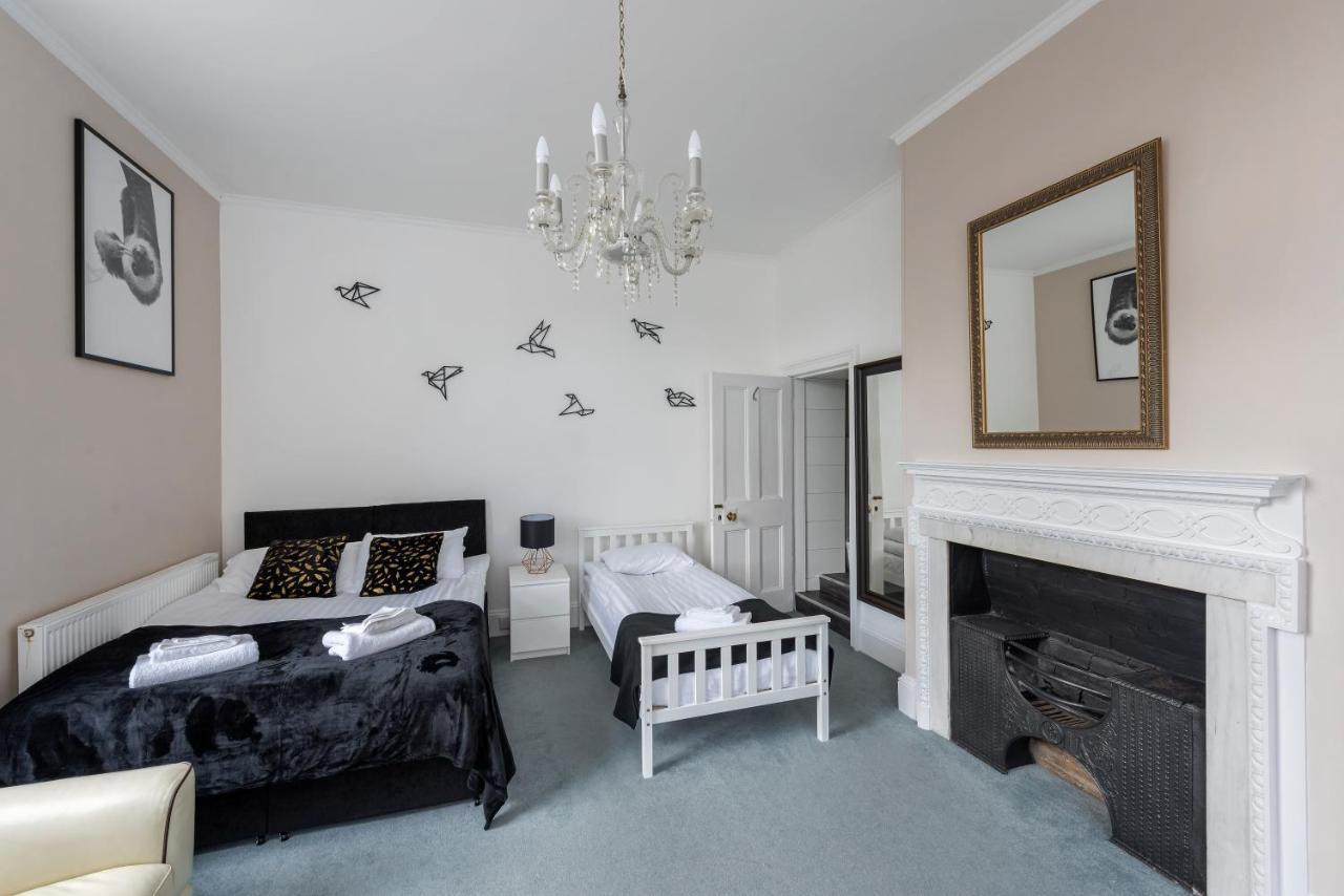 Cotswold Manor House - Country House Retreat With Hot Tub, Ideal For Large Groups Petty France ภายนอก รูปภาพ